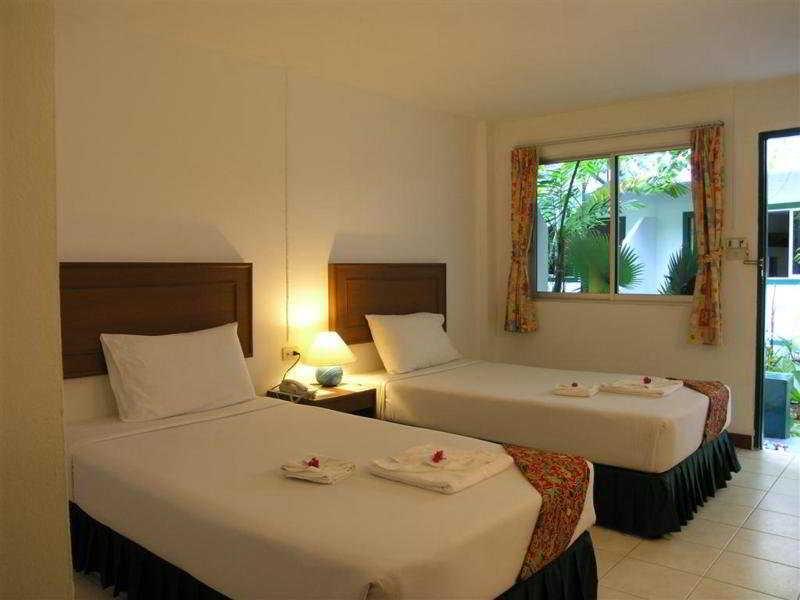 Kamala Beach Inn Пхукет Екстер'єр фото