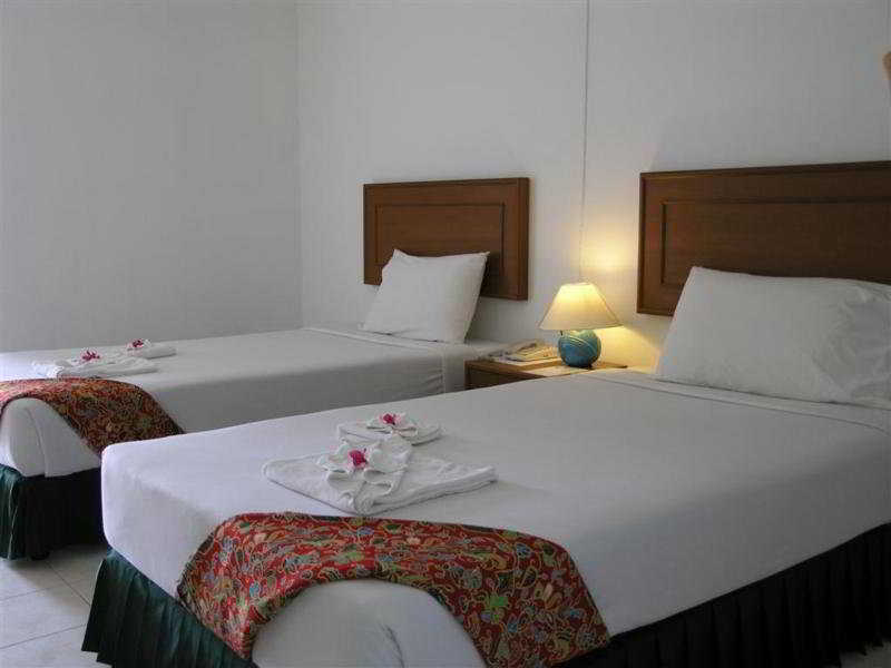 Kamala Beach Inn Пхукет Екстер'єр фото